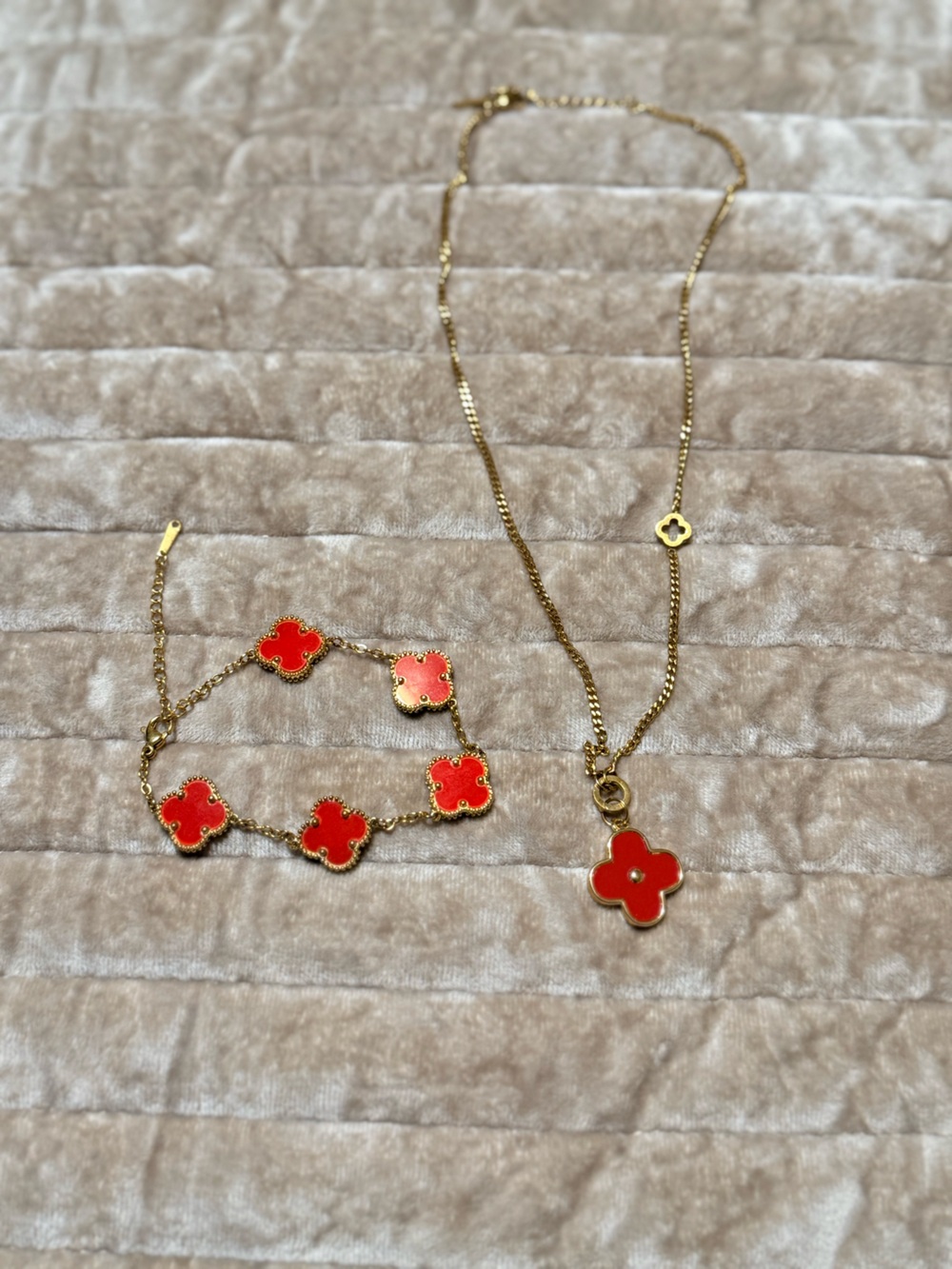 Gold-plated Red Clover Charm Necklace and Bracelet Set